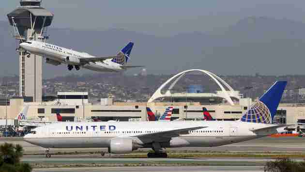 Passenger Jumps Out of Plane Taxiing at LAX